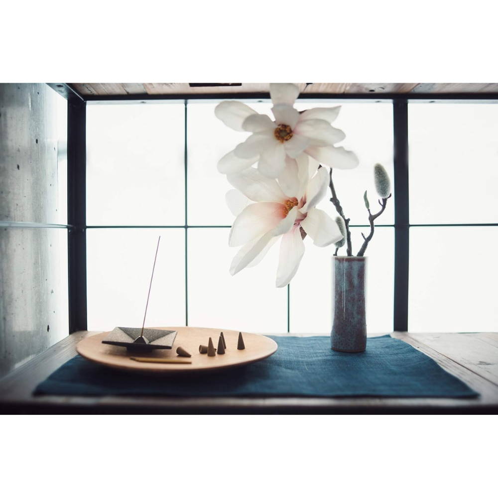 بخور خشب الصندل نيبون كودو كايوراجي 40 عود + حامل | البخور الياباني الفاخر